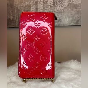 🔥🔥🔥🔥💋💋 AUTHENTIC VERNIS ROSE PINK ZIPPY WALLET!💋💋🔥🔥